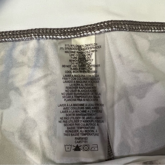 Calvin Klein women’s marbled performance wic biker shorts - Picture 4 of 4